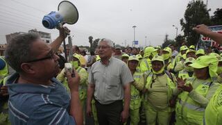Emape: Trabajadores hacen plantón en Vía de Evitamiento por falta de pagos