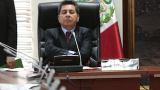 José León admitió relación “profesional” y “muy corta” con Sánchez Paredes