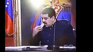 Nicolás Maduro no se percata de grabación en vivo y aprovecha para darse un 'gustito' [VIDEO]