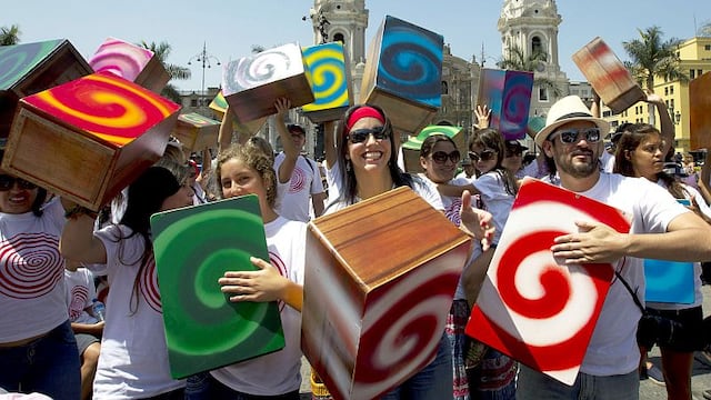 FOTOS: Entusiastas del cajón peruano rompieron récord Guinness
