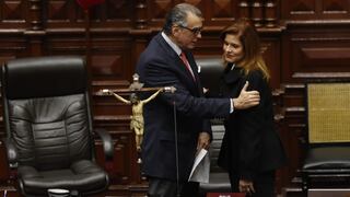 Miembros del Congreso disuelto opinan sobre presiones de Mercedes Araoz para juramentar