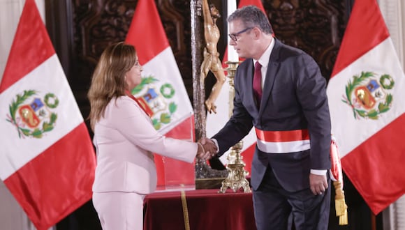 La presidenta de la República, Dina Boluarte, y el ministro de Educación, Morgan Quero . (Foto: Presidencia)