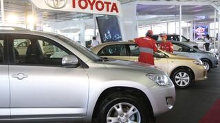Venta de vehículos nuevos cayó 9.8% en abril
