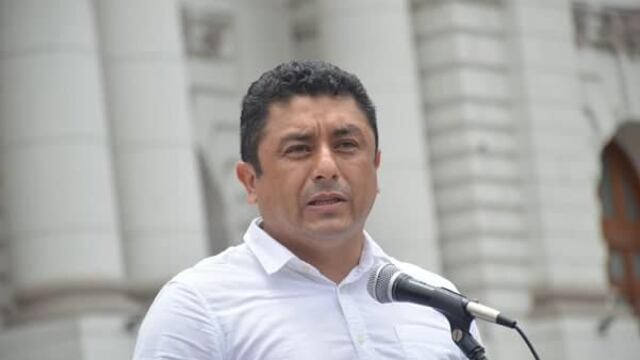 Incendian auto de periodista que denunció a Guillermo Bermejo por corrupción  