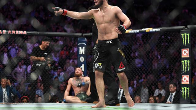 Nurmagomedov venció a McGregor y retuvo título ligero de la UFC con escándalo final