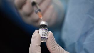 Siete millones de personas recibieron su tercera dosis de la vacuna contra el COVID-19 en EE.UU.