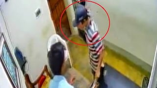 Yurimaguas: Delincuente ataca con dos cuchillo a recepcionista de hostal [VIDEO]