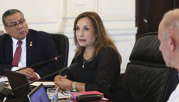 Dina Boluarte no ha vuelto a responder a los cuestionamientos sobre su no declarado reloj marca Rolex. (Foto: Presidencia)