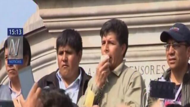 Pedro Castillo anunció que se suspendió temporalmente la huelga de maestros