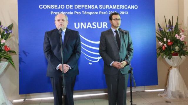 Los ministros de Defensa de Perú y Chile reafirman respeto a fallo de La Haya