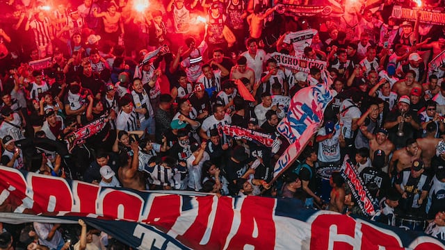 ¡Una locura! Impresionante banderazo de los hinchas de Alianza en Trujillo (VIDEO)