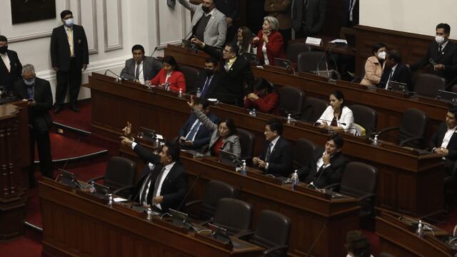 Perú Libre perdió al 68% de sus congresistas en dos años
