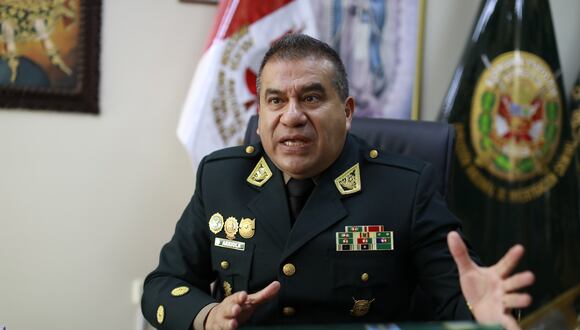 General de la PNP Óscar Arriola niega que se vaya a allanar Diviac. (Foto: Julio Reaño / El Comercio)