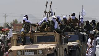 Afganistán: talibanes desfilan con vehículos militares estadounidenses [FOTOS]