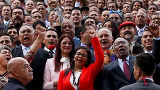 Congreso desafía a Asamblea Constituyente de Venezuela