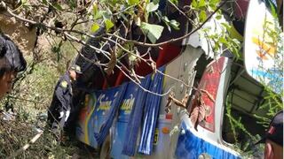 Áncash: Siete muertos tras caída de bus interprovincial al abismo en Sihuas