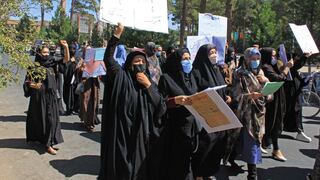 Mujeres afganas se manifiestan en Herat por sus derechos: “No tenemos miedo, estamos unidas”
