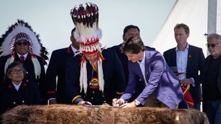Canadá firma millonaria compensación a indígenas por arrebatar sus tierras hace un siglo