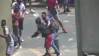 La Victoria: enfrentamiento entre fiscalizadores y ambulantes dejó dos heridos | VIDEO