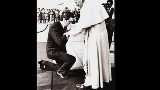 Alan García recuerda la vez que recibió al papa Juan Pablo II [FOTOS]