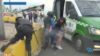 Chile: Mujer es detenida, le roba el arma a un policía y dispara contra todos [VIDEO]