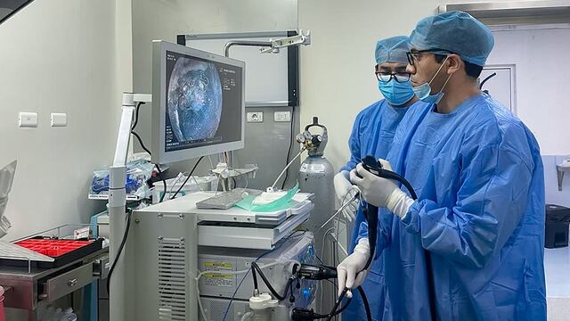 Equipo médico peruano realiza cirugía con técnica novedosa para trastorno que afecta la deglución 