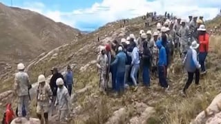 Protestas en Perú: retienen a policía y golpean a militares