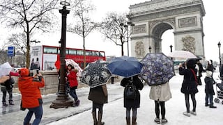 Derogan ley que prohibía a mujeres usar pantalón en París