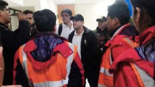 Grupos afines a Evo Morales cercaron aeropuerto para impedir la salida de Camacho