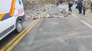Manifestantes bloquean carretera en Casapalca
