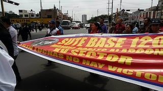 Policía y maestros del Sutep se enfrentan en la avenida Aviación [VIDEO]