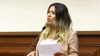 Pleno no admite a debate la moción de censura de la congresista Rosselli Amuruz