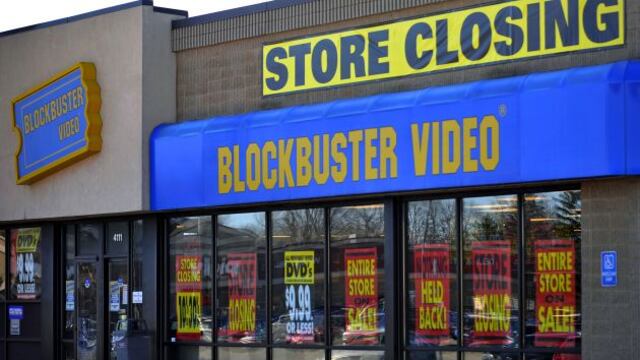 Blockbuster abandona alquiler de DVDs y cerrará sus 300 tiendas en EEUU