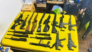 Surco: Hallan arsenal de armas de guerra escondido en el doble fondo de un closet de una vivienda