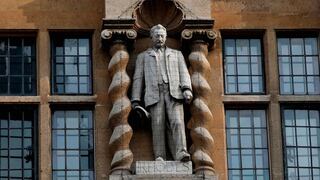 ¿Quién es Cecil Rhodes, el colonialista cuya estatua será retirada de Oxford por protestas antirracistas?