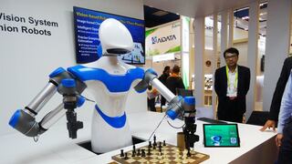 Robot ataca un niño de 7 años durante una competencia de ajedrez