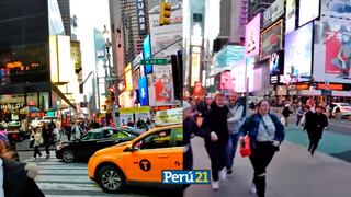 Pánico y confusión en Times Square en Nueva York tras explosión de alcantarillas