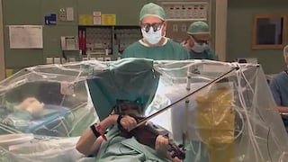 Mujer tocó el violín mientras la operaban del cerebro [Video]