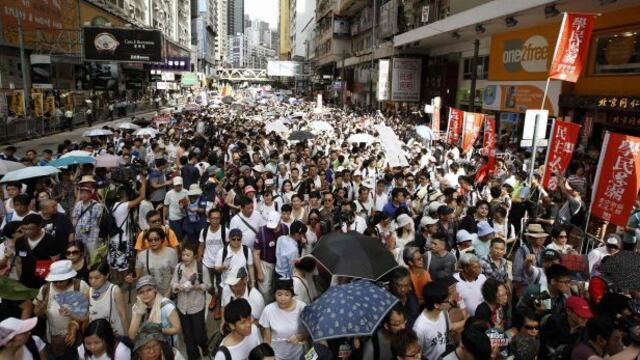 Hong Kong: Miles de personas marcharon para pedir democracia