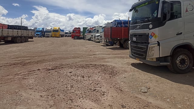 El drama en Puno también afecta a los transportistas bolivianos
