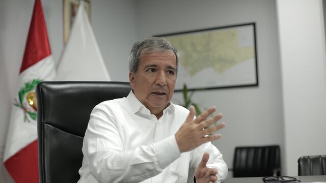 Ministro de Transportes Raúl Pérez Reyes dio positivo a COVID-19