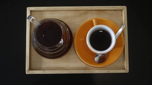 Cafeterías obligadas a reinventarse, y productores a la espera de ayuda para seguir entregando café de alta calidad  