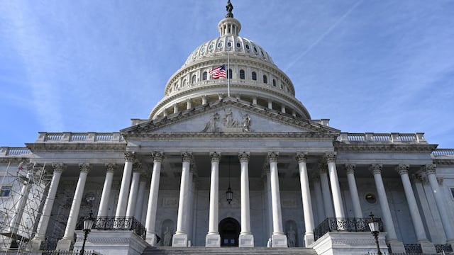 EE.UU.: Congreso extiende el presupuesto y evita un cierre del Gobierno