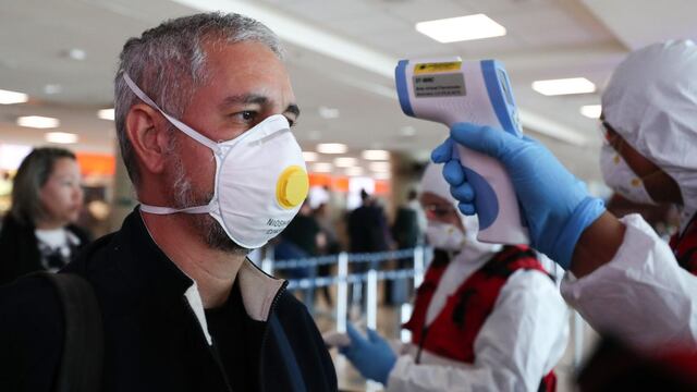 Ecuador elimina aislamiento obligatorio a viajeros que den negativo al coronavirus