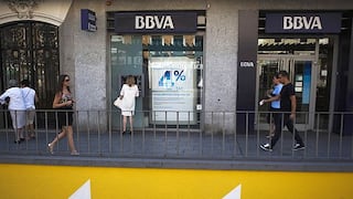 Moody's rebajó la calificación a 28 bancos españoles