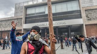 Indígenas ecuatorianos toman el Parlamento al grito de “¡fuera Moreno, fuera!”