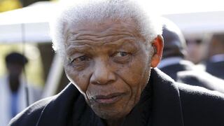 Nelson Mandela responde a tratamiento tras nueva hospitalización