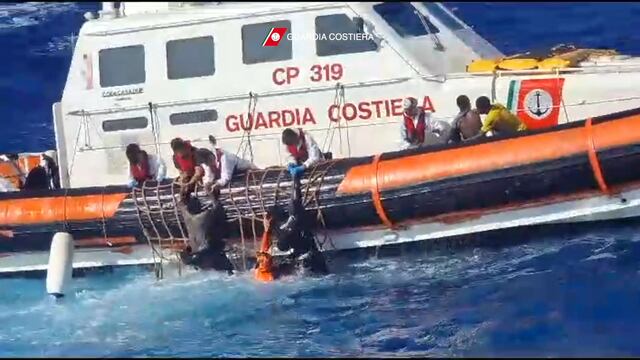 Italia: Más de 40 muertos en nuevo naufragio frente a la isla de Lampedusa