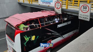 Terror en la Av. Arequipa: Bus panorámico choca contra puente y casi mata a turistas (VIDEO)