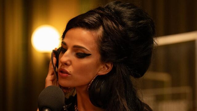 “Back to black”: Amy Winehouse: entre el cielo y el infierno [RESEÑA]